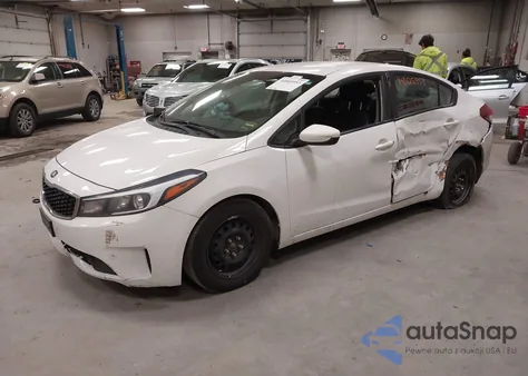 2018 Kia Forte Lx z USA, uszkodzony, nr VIN 3KPFK4A70JE213837